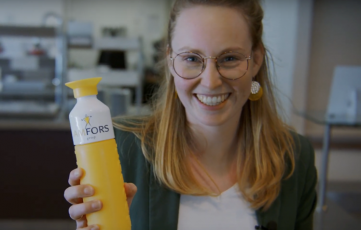 Berdien heeft een Amfors Dopper vast