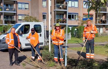 Medewerkers van Eemfors Soest werken hard aan groenonderhoud