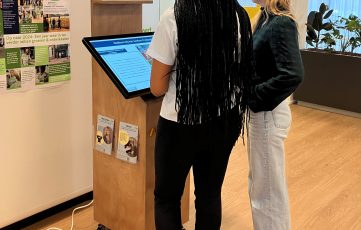 In Werkcentrum regio Amersfoort staat een informatiezuil over werken bij Amfors